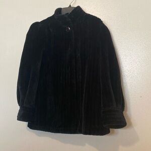 Casper vintage fur lined black cozy pocket  hidden button hooks fur coat…